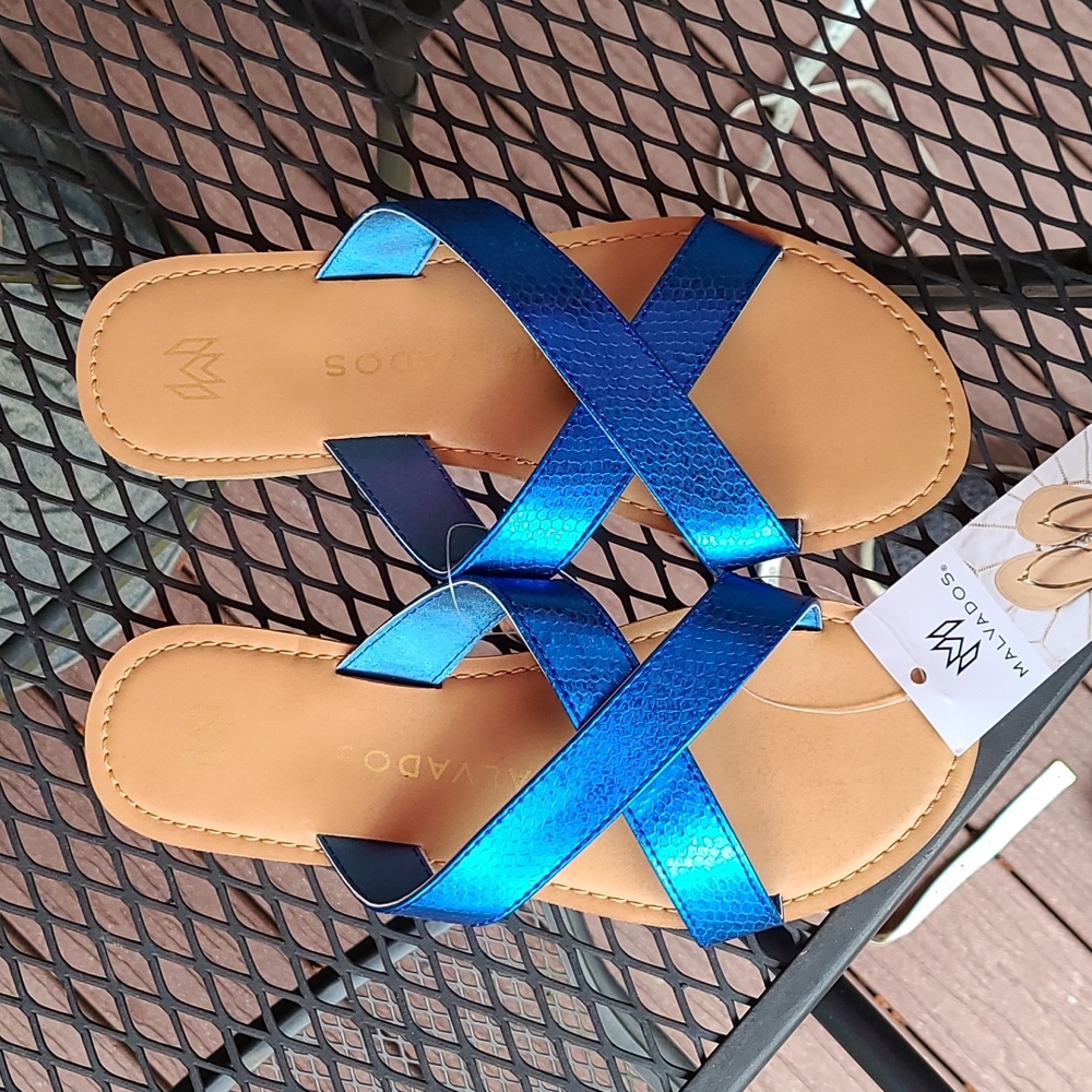 NWT Malvados blue reptile print sandals, 9/10